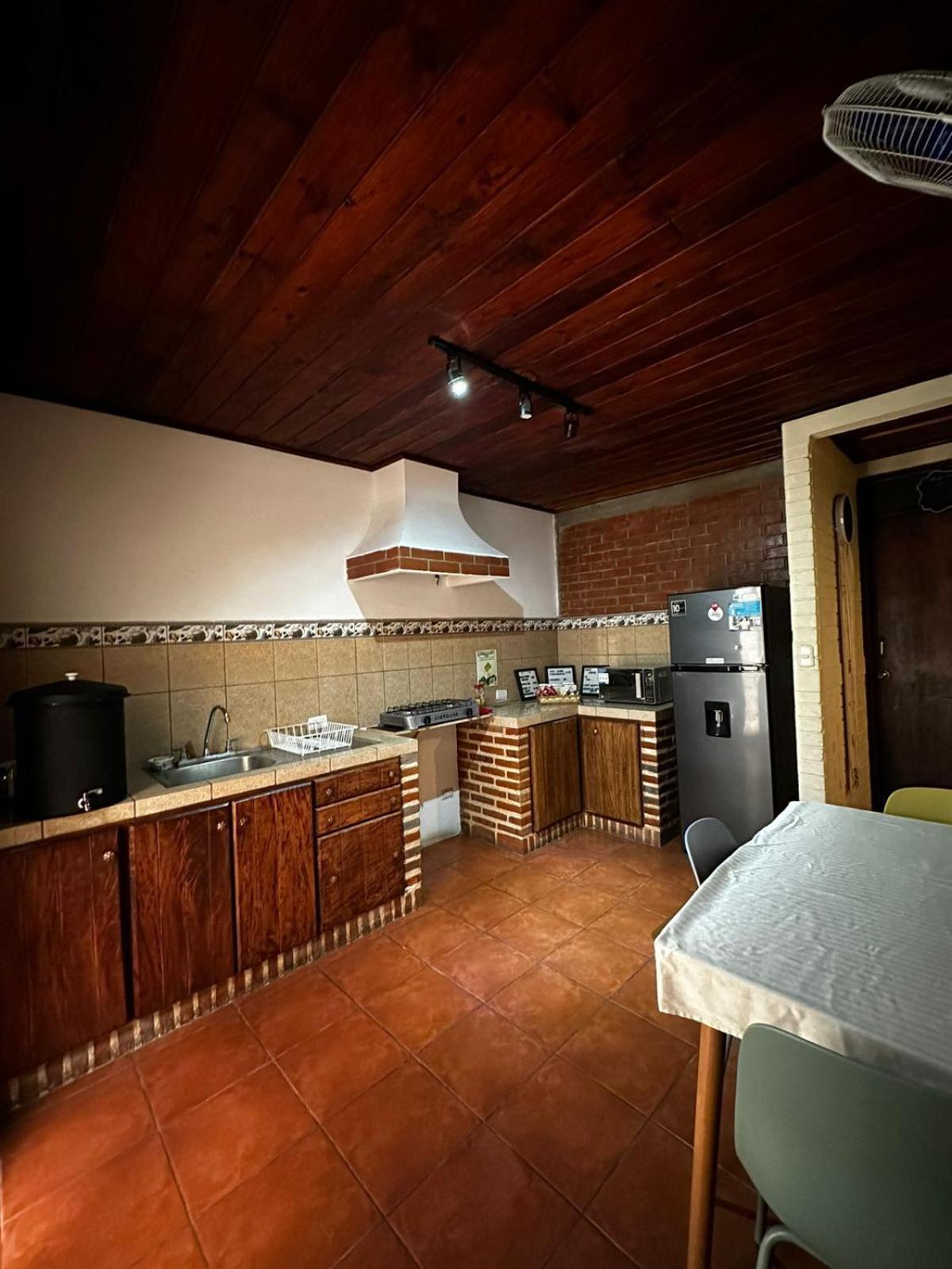 El Aventurero Hotel Antigua ภายนอก รูปภาพ