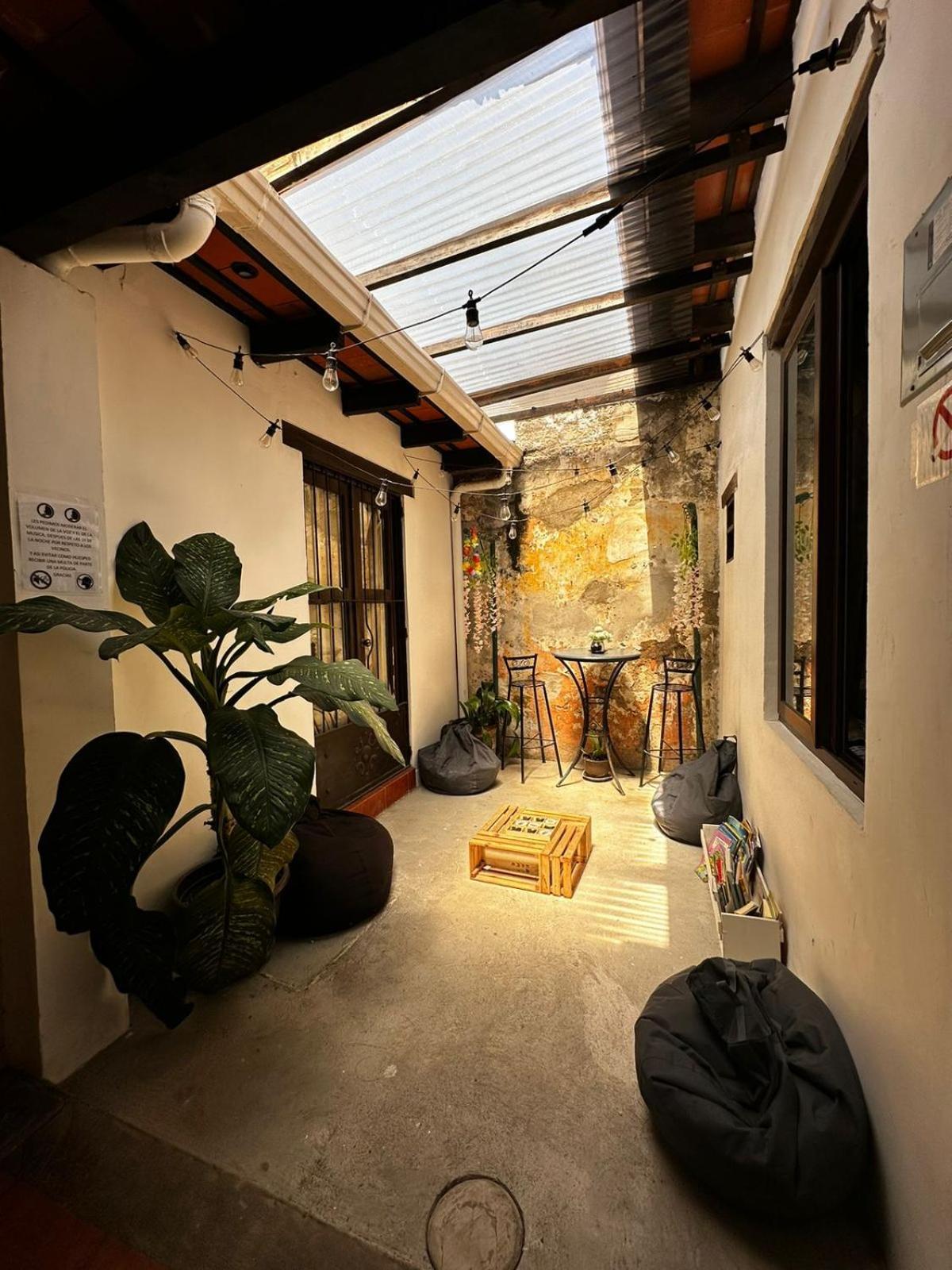El Aventurero Hotel Antigua ภายนอก รูปภาพ