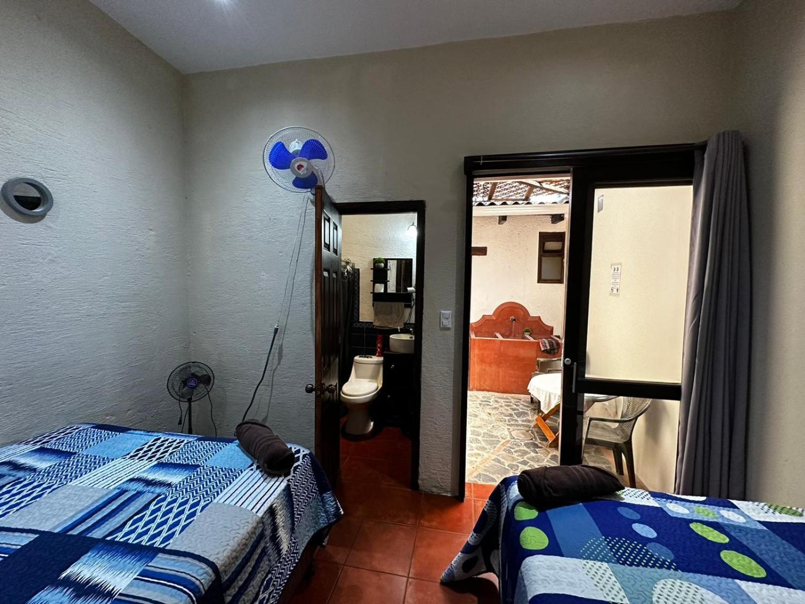 El Aventurero Hotel Antigua ภายนอก รูปภาพ